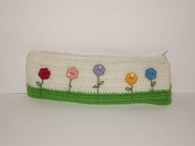 estuche crochet jardín flores