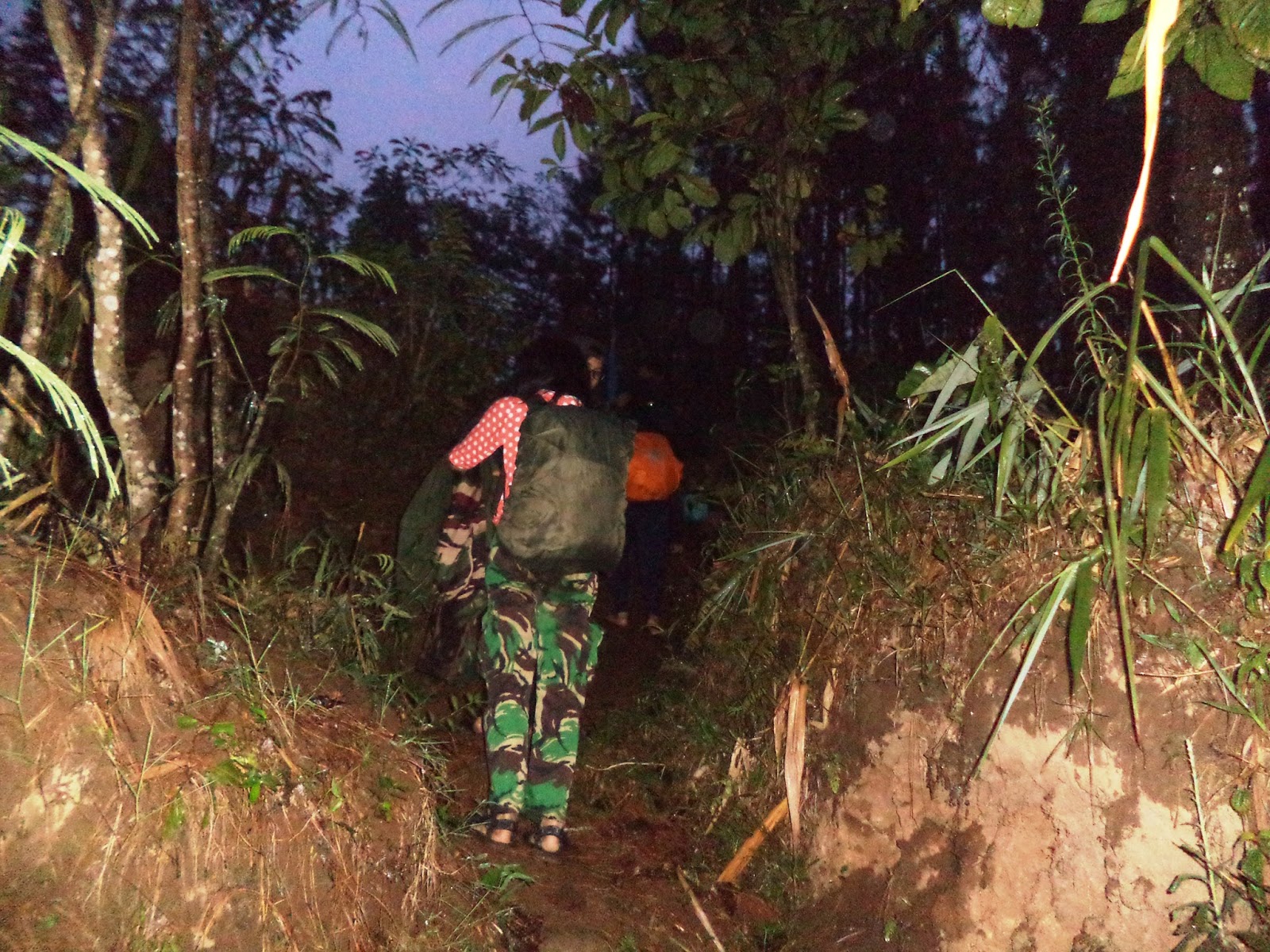 Perjalanan menuju Bukit Njelir