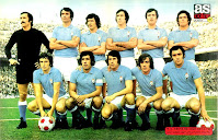 REAL CLUB CELTA DE VIGO - Vigo, Pontevedra, España - Temporada 1974-75 - Rodri, Navas, Aparicio, Rivas, Villar e Hidalgo; Rodilla, Juan, Castro, Fernández Amado y Búa - ATLÉTICO DE MADRID 0 CELTA DE VIGO 0 - 12/01/1975 - Liga de 1ª División, jornada 16 - Madrid, estadio Vicente Calderón