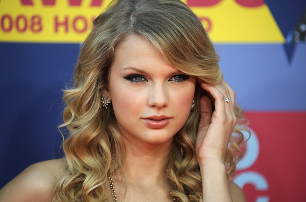 Taylor Swift Pictures and Hairstyles