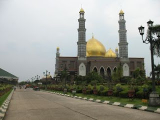 masjid kubah emas depok