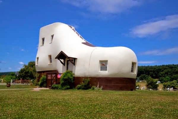 IMAGINATIVE AND UNIQUE HOUSE SHOE DESIGN LIKES HOME IN A FAIRY TALE