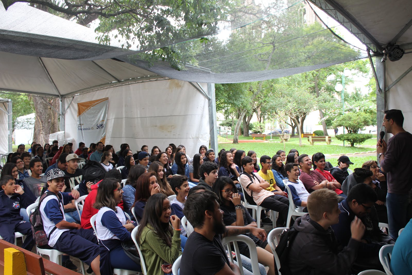 Palestras dinâmicas, bem-humoradas, com linguagem adequada a cada público.