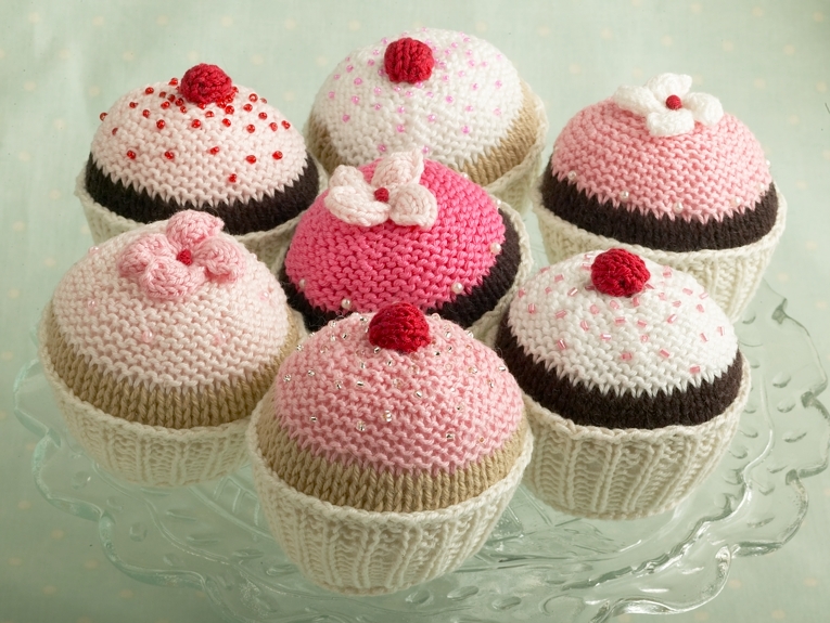 Download the homely place: knitted cupcakes