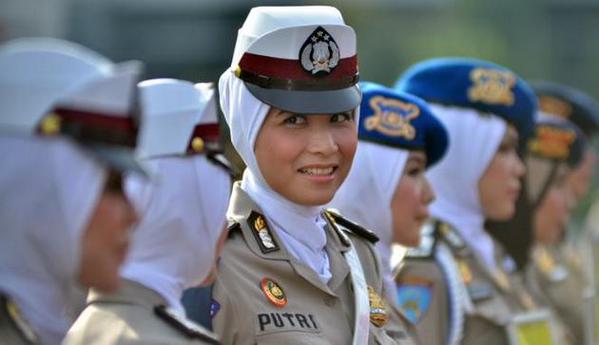 Foto Gambar Pak Polisi Yang Ganteng Dan