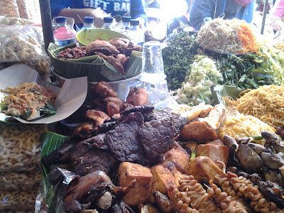 Pecel rice seller in front of Beringharjo market