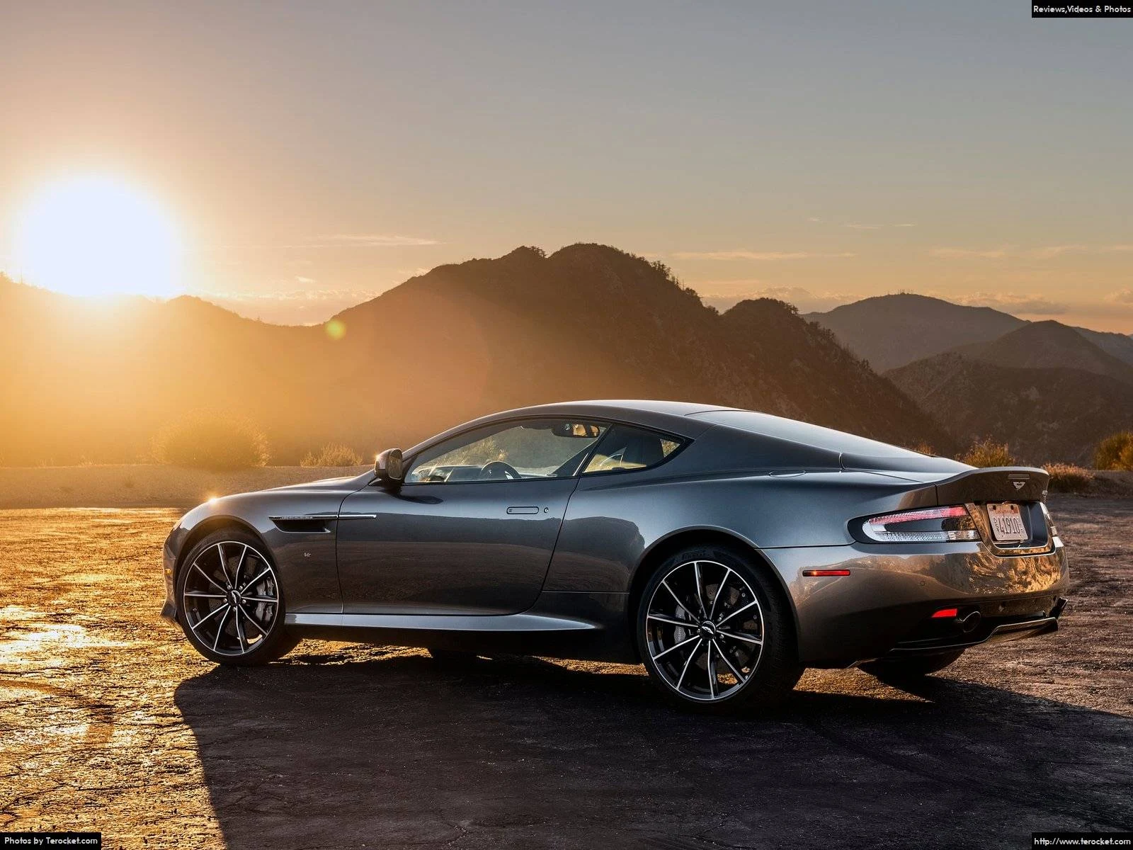 Suốt hơn 60 năm qua, Aston Martin DB9 GT 2016 vẫn luôn như vậy