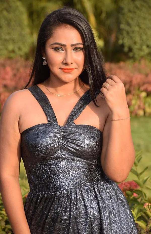 Priyanka Pandit hot bhojpuri actress