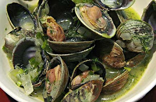 Clams with Onion and Dill