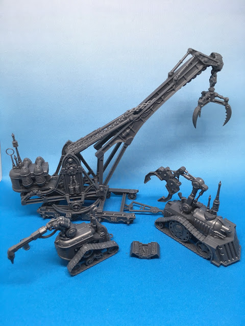 Sector Mechanicus Terrain Crane and Haulers