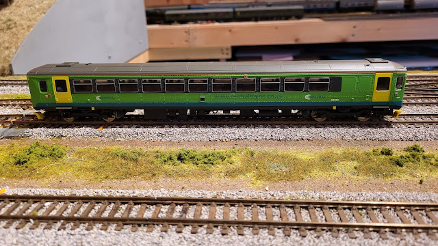 Hornby Central Trains Class 153