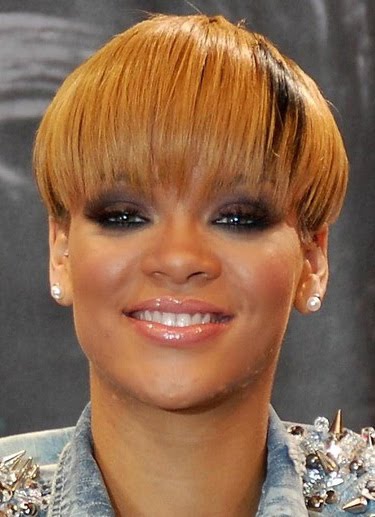 rihanna short hairstyles 2009. 2010 Rihanna Short Hairstyle