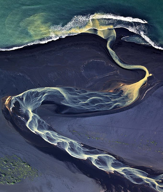 Исландский вулкан в речной проекции 