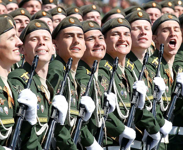 O sorriso amarelo foi de praxe. As coisas estão andando mal na nova-Rússia.