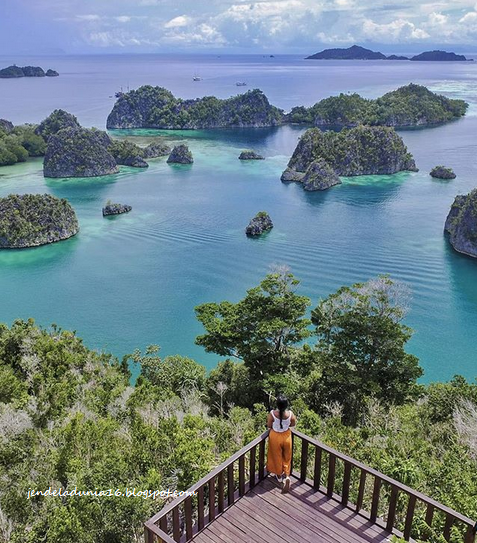 [http://FindWisata.blogspot.com] Teluk Kabui, Surga Wisata Dari Indonesia| Pesona Indonesia