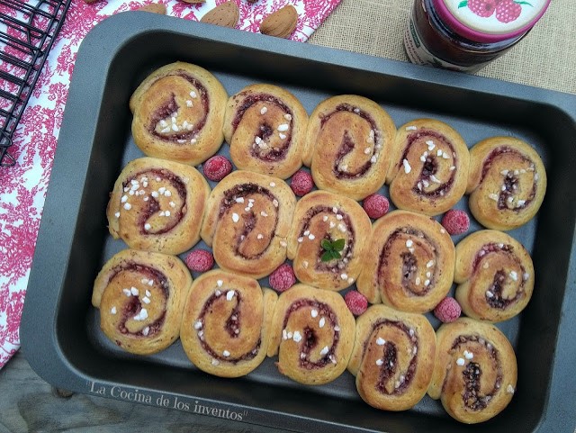 raspberry-almond-rolls, rollitos-de-frambuesa-y-almendra