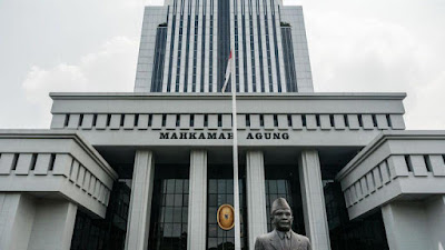 Kisah hakim perempuan yang wafat usai diteror  Mengapa ribuan hakim menuntut kenaikan gaji dan jaminan keamanan?