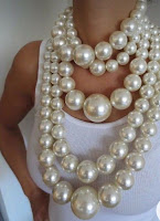 Thick Pearl necklace