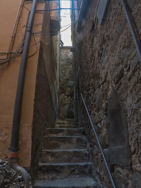 jiemve, le temps d'une pose, Italie, Les Cinq Terres, Le Cinque Terre, Corniglia, Monterosse, Riomaggiore, villages, passage, escalier