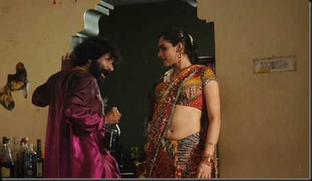 Andrea Jeremiah Hot Spicy Saree Pics