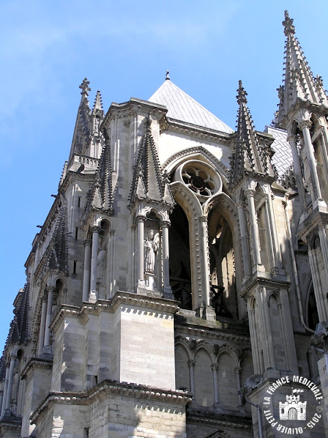 REIMS (51) - Cathédrale Notre-Dame (Extérieur - Bas-côté nord)