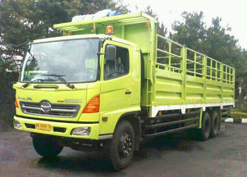 Truk fuso terbaru - hino