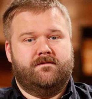 Foto de Robert Kirkman que deu má notícia do seriado ir até 2017 ou 2018.