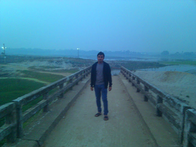 SumonSutradhar-at-birulia-Bridge