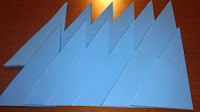 http://educacionrespetada.blogspot.com.es/2014/09/triangulos-azules-con-material.html