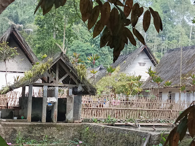 area kamar mandi kampung naga