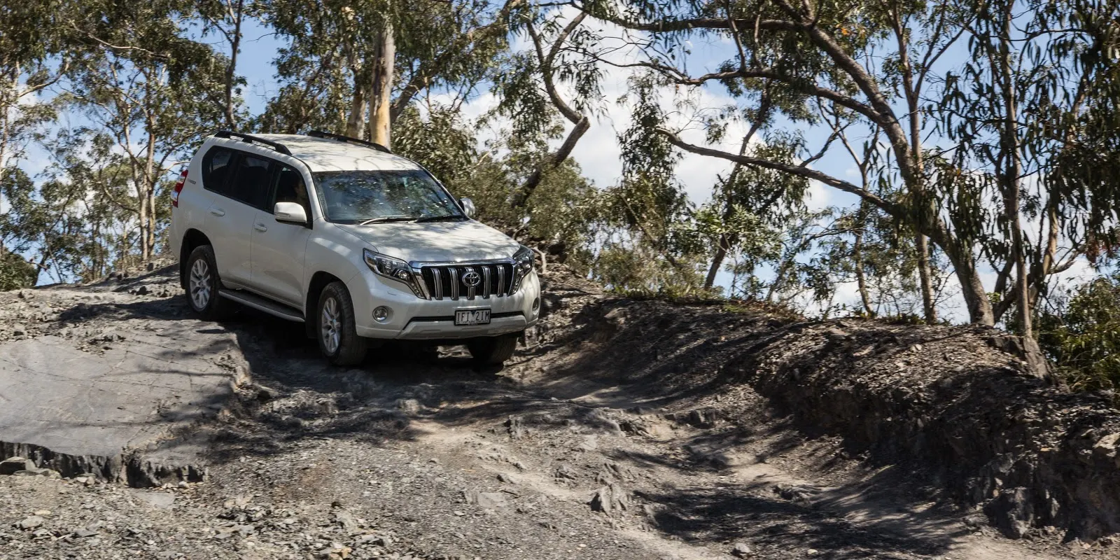 Đánh giá xe Toyota Land Cruiser Prado 2016