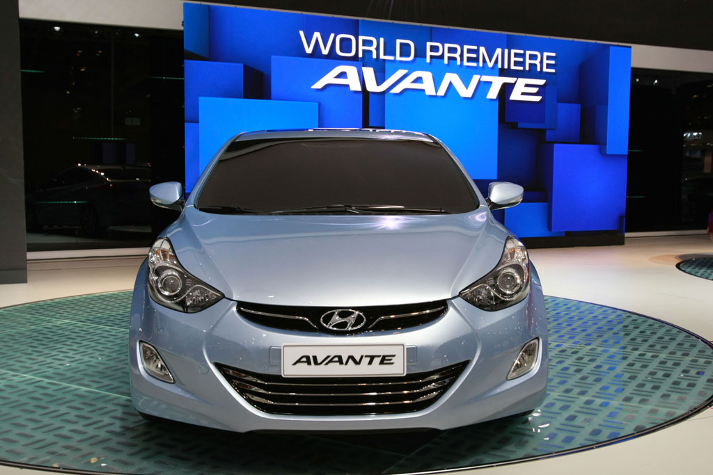 2011 Hyundai Avante Front View