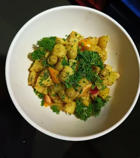 Vegetable salad topping and garnish with parsley leaves