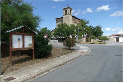 Iglesia de Apodaka vista desde el aparcamiento