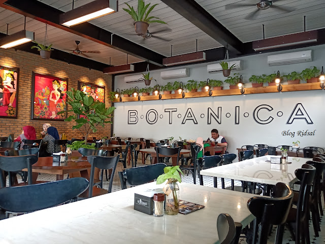 Menikmati Kuliner Nusantara di Warung Kopi Srikandi Botanica - Part 2 (Indoor 02)