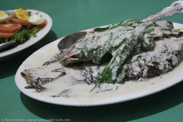 Kamayan sa Palaisdaan in Tayabas, Quezon Province