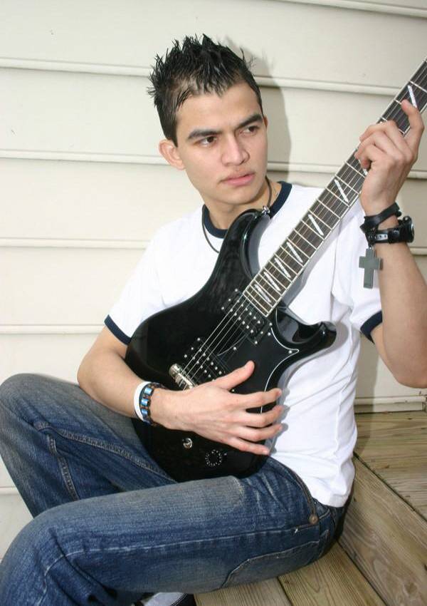 Oskar Monterrossa es un Nuevo Valor Juvenil de la Cancion