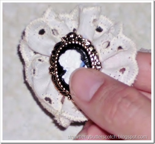 Make pretty broaches with lace and cute buttons.