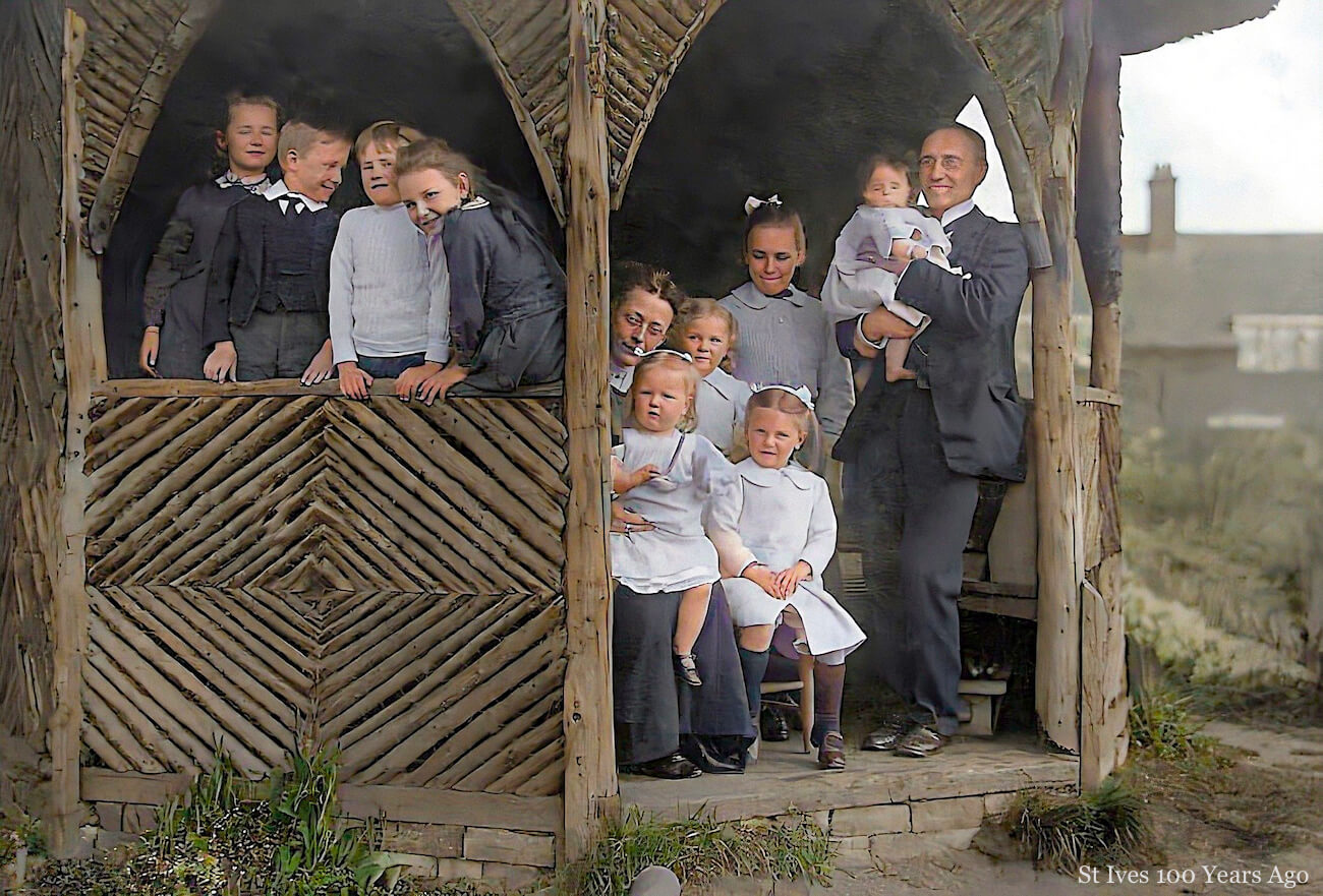 Dr William Reginald Grove & family, 1912