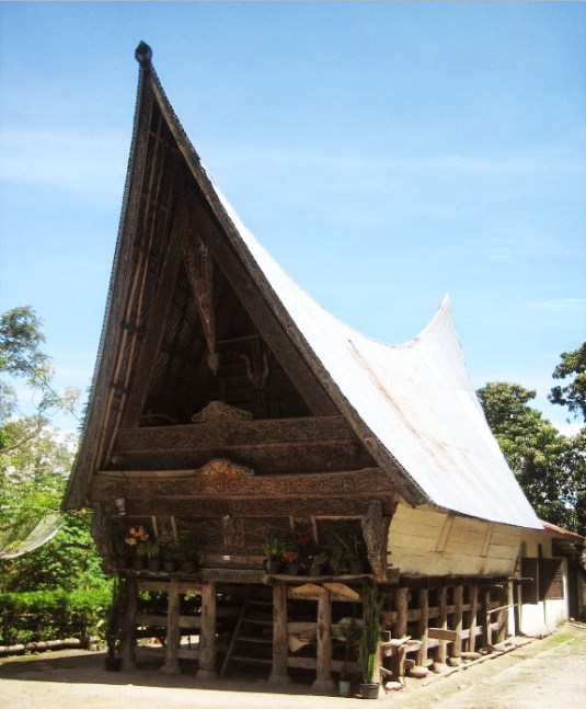 Gambar dan Penjelasan Rumah Adat Bolon Sumatera Utara 