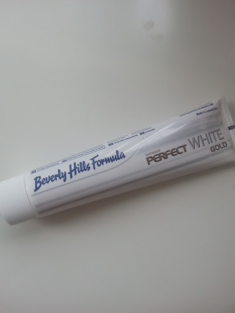 Class and Glitter: Beverly Hills Formula Perfect White Gold Review