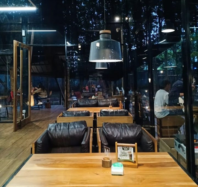 Hutan Jati Cafe & Gelato Purwakarta Jam Buka