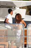 Beyonce On Motor Boat Hot Bikini Pictures