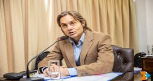 Federico Sciurano, legislador de FORJA, cuestiona la aprobación de un artículo de la Ley Bases, indicando que borrar a Tierra del Fuego no soluciona el déficit argentino.