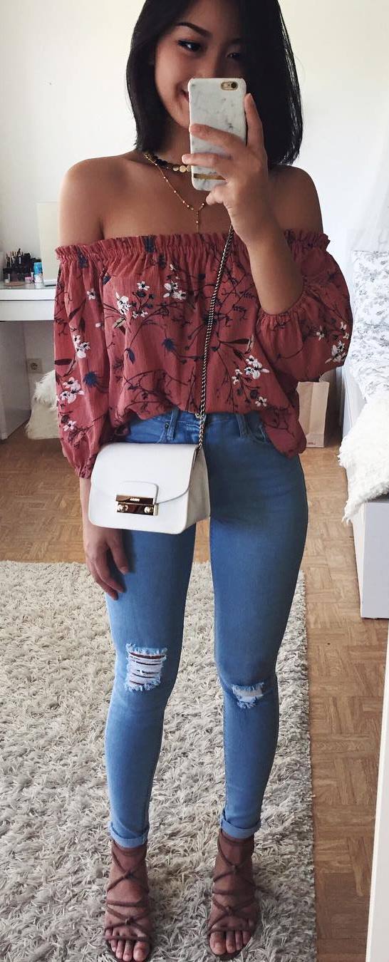 trendy spring outfit_off shoulder printed top + bag + skinnies + heels