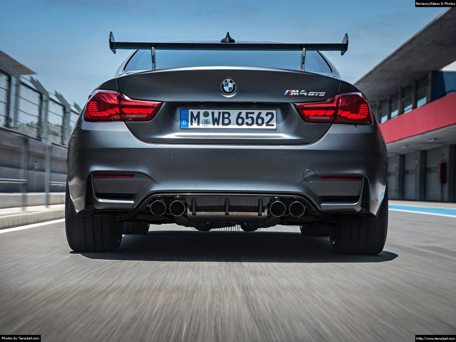 Hình ảnh xe ô tô BMW M4 GTS 2016 & nội ngoại thất