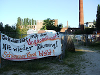 Schwarzer Kanal Wagenplatz; photo by Val Phoenix