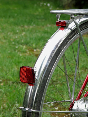 Schmidt SON fender mounted taillight und Busch & Müller Z-reflector