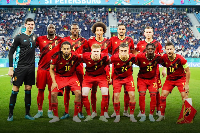 SELECCIÓN DE BÉLGICA. Temporada 2020-21. Thibaut Courtois, Romelu Lukaku, Dedryck Boyata, Axel Witse, Nacer Chadli, Thomas Vermaelen. Jason Denayer, Kevin De Bruyne, Leandro Trossard, Jeremy Doku, Eden Hazard. SELECCIÓN DE FINLANDIA 0 SELECCIÓN DE BÉLGICA 2. 21/06/2021. Eurocopa 2020, XVI edición, fase de grupos, Grupo B, jornada 3. San Petersburgo, Rusia, estadio Krestovsky. GOLES: 0-1: 74’, Hradecky, en propia puerta. 0-2: 81’, Romelu Lukaku.