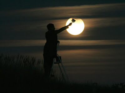 Painting Moon Illusion - Moon Optical Illusion